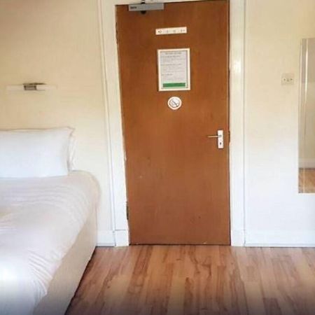 Oyo Gothenburg Hotel Данфермлін Екстер'єр фото